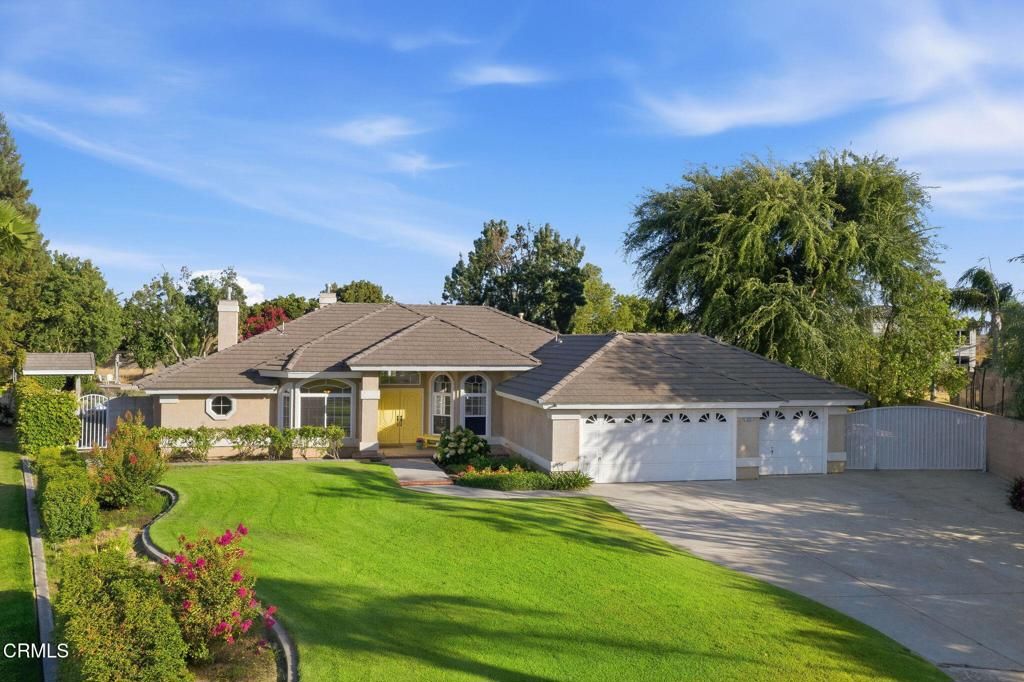 Image 2 of property listing at 15331 Mabel Court, Bakersfield, CA 93314