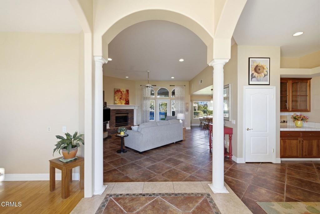 Image 9 of property listing at 15331 Mabel Court, Bakersfield, CA 93314
