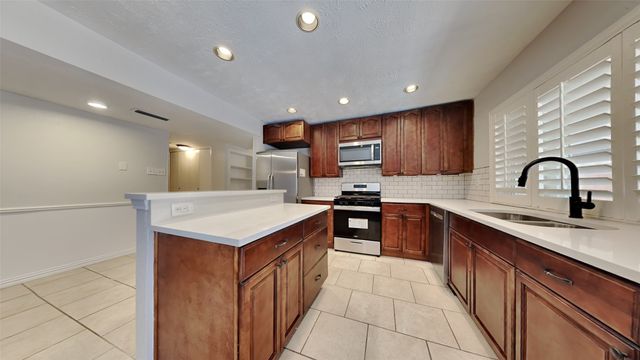4708 Roberts Drive, The Colony, TX 75056