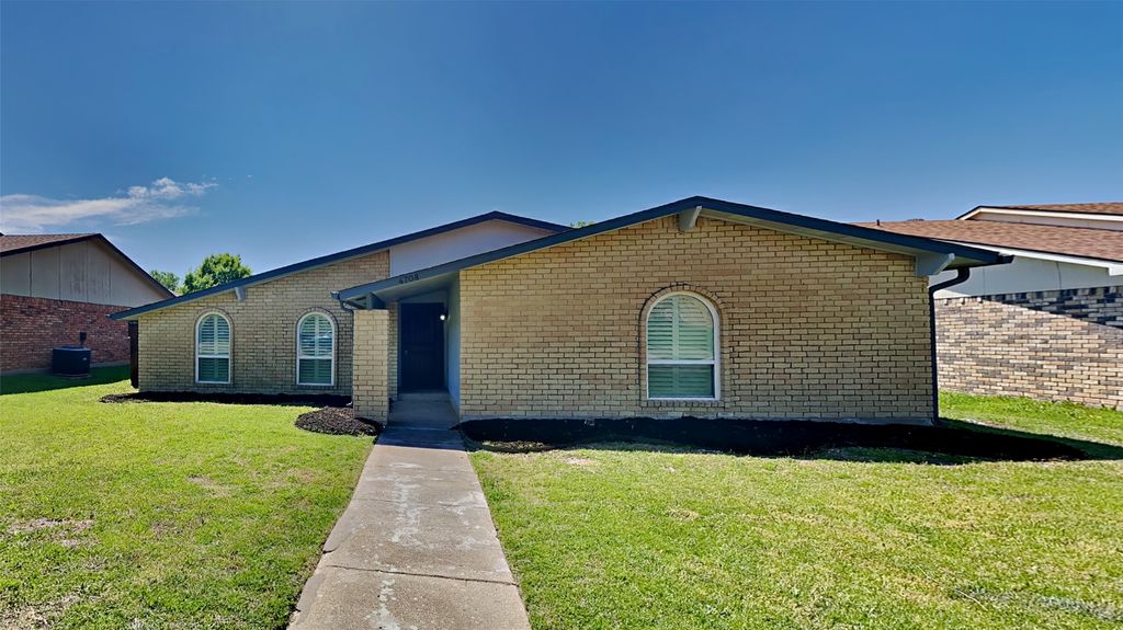 4708 Roberts Drive, The Colony, TX 75056