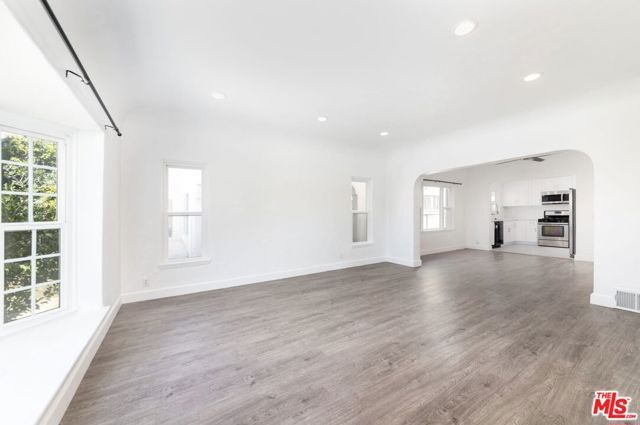 1032 S Orange Drive, Los Angeles, CA 90019