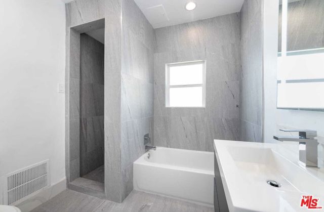 1032 S Orange Drive, Los Angeles, CA 90019