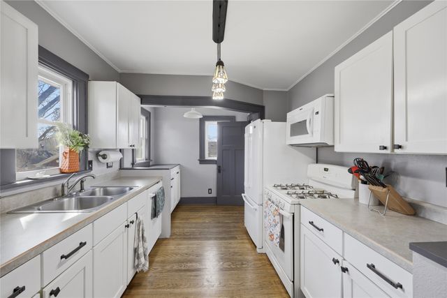 1408 46th Street, Des Moines, IA 50311