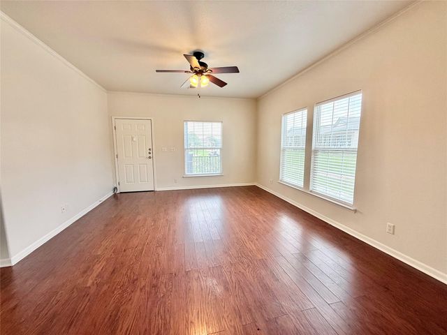 289 Heatherwood DR, Driftwood, TX 78619