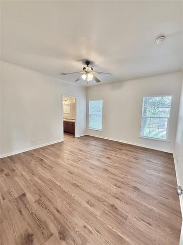 289 Heatherwood DR, Driftwood, TX 78619