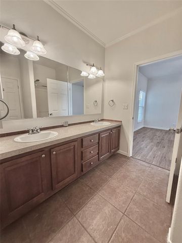 289 Heatherwood DR, Driftwood, TX 78619