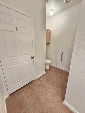 289 Heatherwood DR, Driftwood, TX 78619