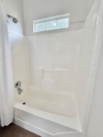 289 Heatherwood DR, Driftwood, TX 78619
