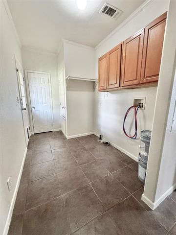 289 Heatherwood DR, Driftwood, TX 78619