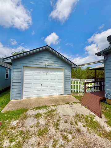 289 Heatherwood DR, Driftwood, TX 78619