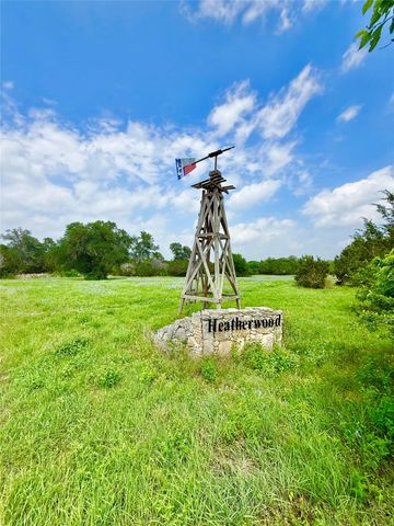 289 Heatherwood DR, Driftwood, TX 78619