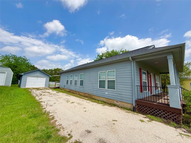 289 Heatherwood DR, Driftwood, TX 78619