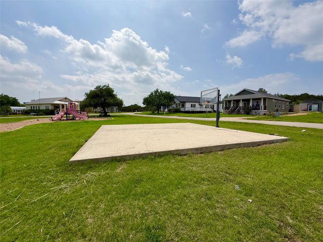 289 Heatherwood DR, Driftwood, TX 78619