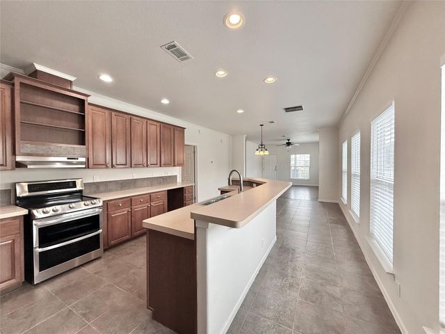 289 Heatherwood DR, Driftwood, TX 78619