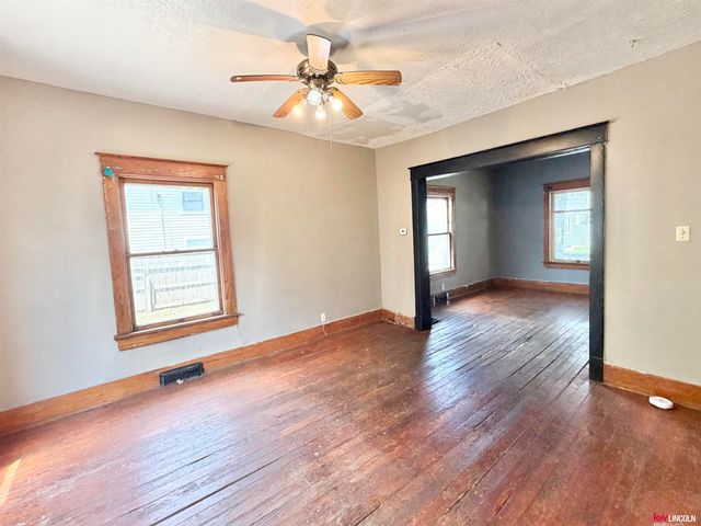 3011 Walnut Court, Lincoln, NE 68503