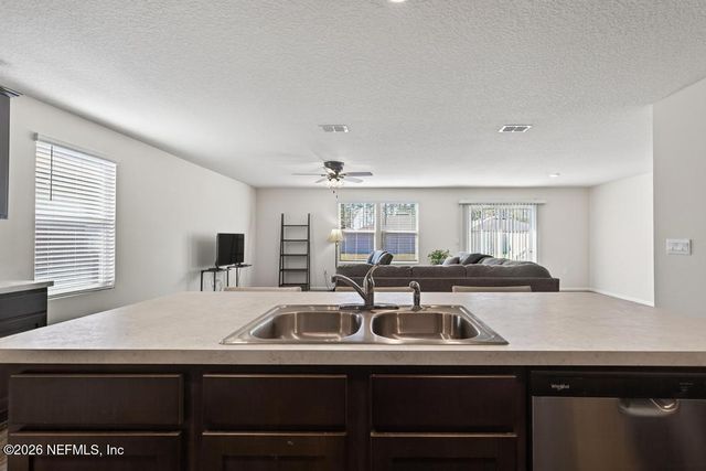 65138 FOREST GLEN Lane, Yulee, FL 32097