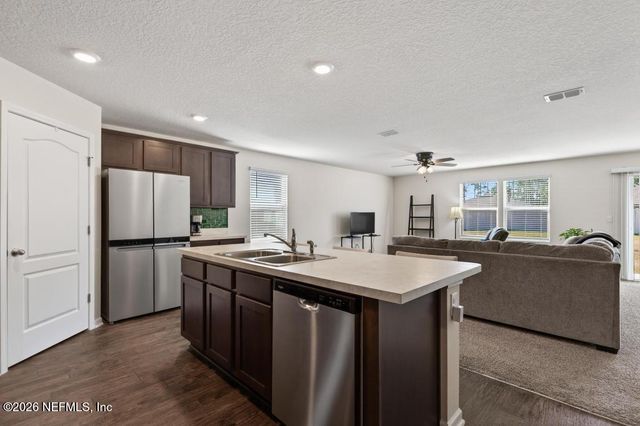 65138 FOREST GLEN Lane, Yulee, FL 32097