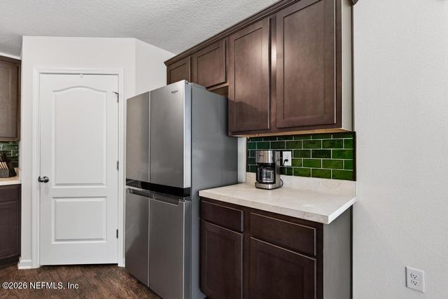 65138 FOREST GLEN Lane, Yulee, FL 32097