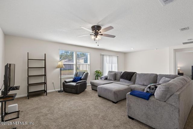 65138 FOREST GLEN Lane, Yulee, FL 32097