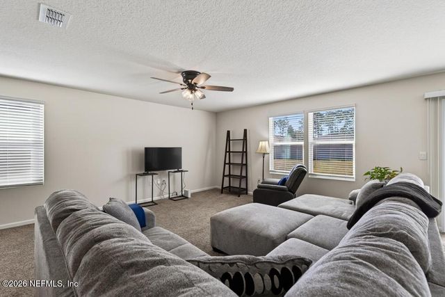 65138 FOREST GLEN Lane, Yulee, FL 32097