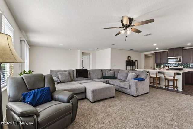 65138 FOREST GLEN Lane, Yulee, FL 32097