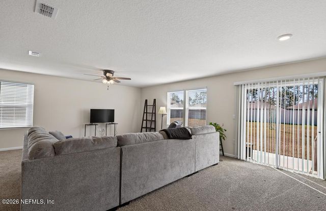 65138 FOREST GLEN Lane, Yulee, FL 32097