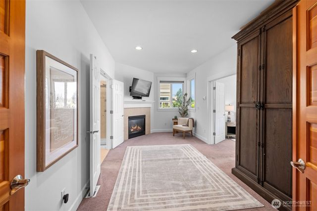 2915 219th Avenue E, Lake Tapps, WA 98391