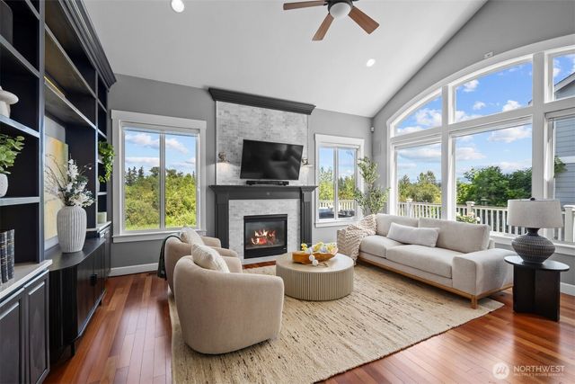 2915 219th Avenue E, Lake Tapps, WA 98391