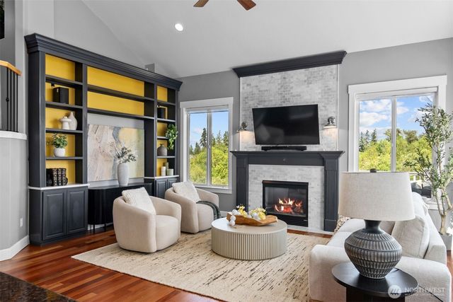 2915 219th Avenue E, Lake Tapps, WA 98391