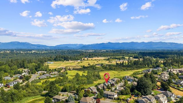 2915 219th Avenue E, Lake Tapps, WA 98391