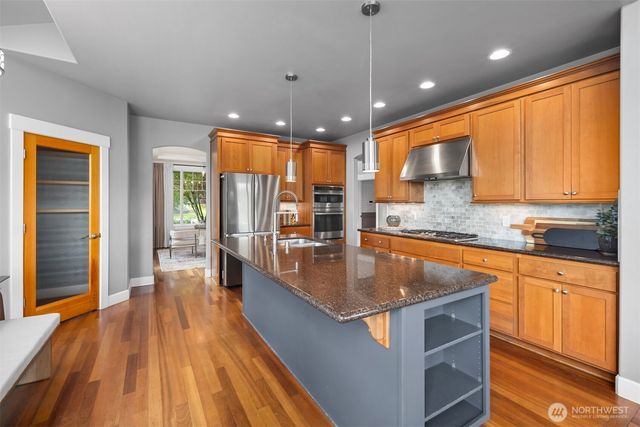 2915 219th Avenue E, Lake Tapps, WA 98391