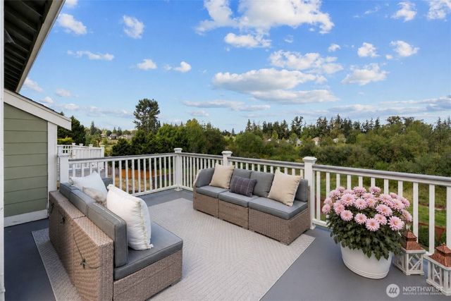 2915 219th Avenue E, Lake Tapps, WA 98391