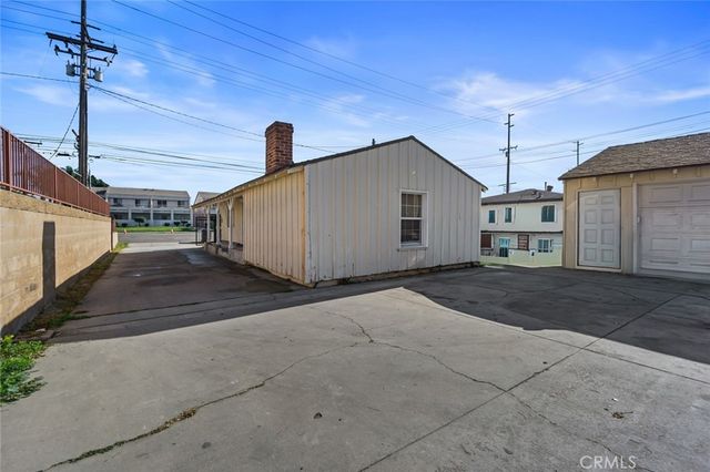 728 N Euclid Street, Santa Ana, CA 92703