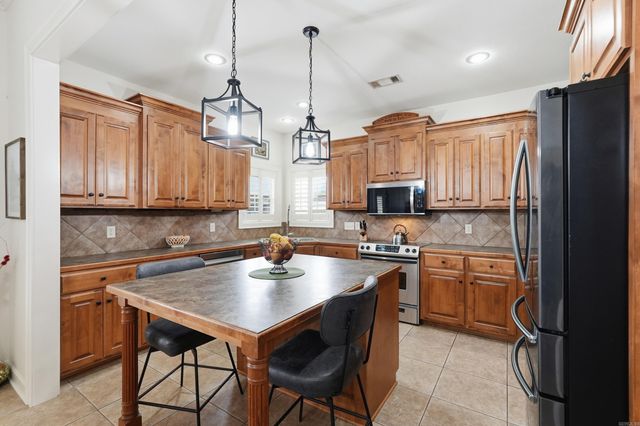 5225 Tennyson Drive, Conway, AR 72034