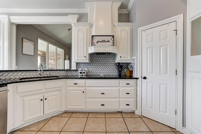 68 Stonegate Drive, Choctaw, OK 73020