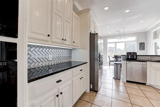 68 Stonegate Drive, Choctaw, OK 73020