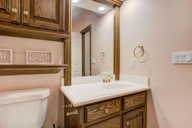 68 Stonegate Drive, Choctaw, OK 73020