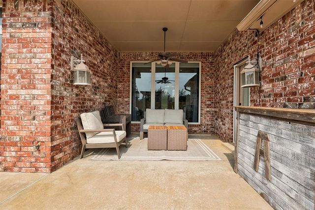 68 Stonegate Drive, Choctaw, OK 73020