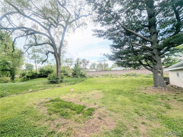 11913 Bridgevale Avenue, Hazelwood, MO 63138