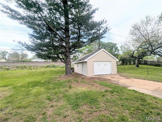 11913 Bridgevale Avenue, Hazelwood, MO 63138