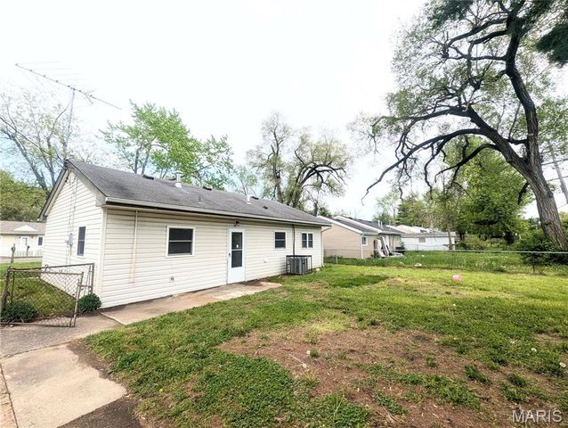 11913 Bridgevale Avenue, Hazelwood, MO 63138