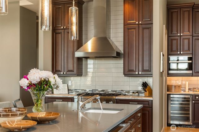 10410 NE 58th Street, Kirkland, WA 98033