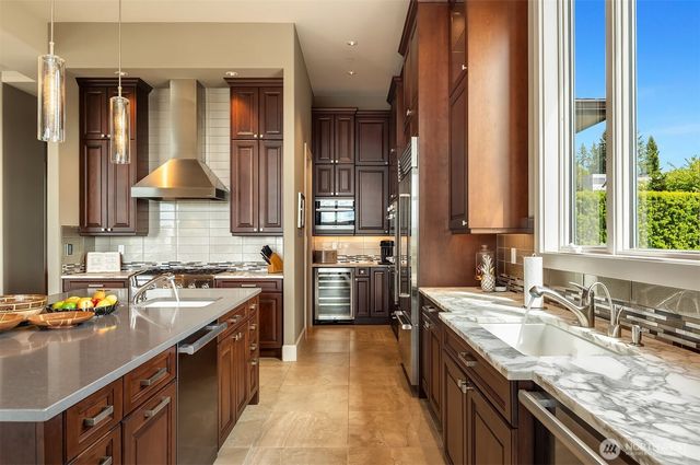 10410 NE 58th Street, Kirkland, WA 98033