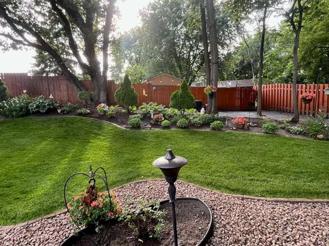 13400 Penn Avenue S, Burnsville, MN 55337