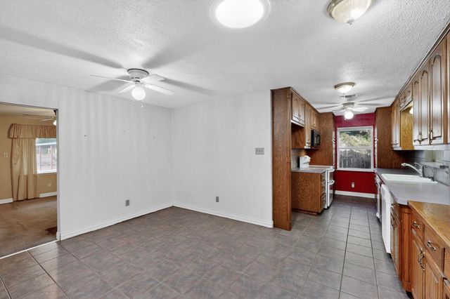 157 SE Tarrant Avenue, Burleson, TX 76028