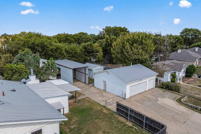 157 SE Tarrant Avenue, Burleson, TX 76028