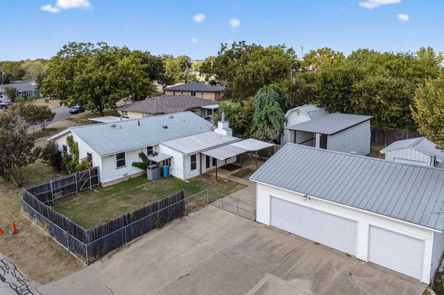 157 SE Tarrant Avenue, Burleson, TX 76028
