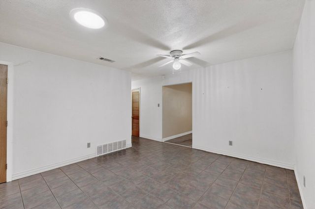 157 SE Tarrant Avenue, Burleson, TX 76028