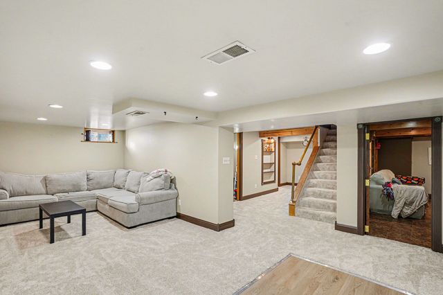 1132 Theresa Drive, Schererville, IN 46375