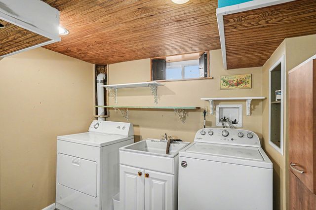 1132 Theresa Drive, Schererville, IN 46375